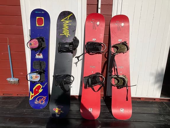 Snowboardar med bindningar