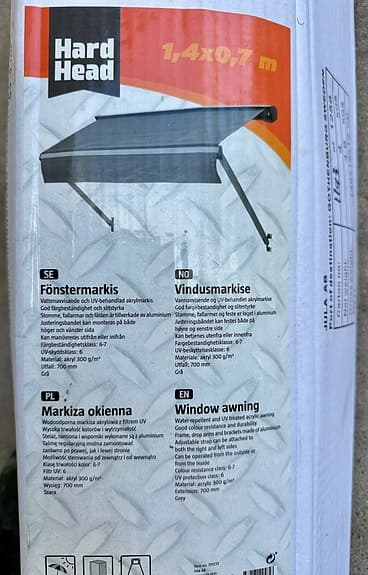 Fönstermarkis grå