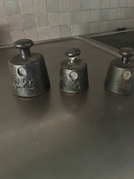 Gjutjärnsvikter 1 kg och 2 kg