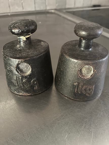 Gjutjärnsvikter 1 kg och 2 kg