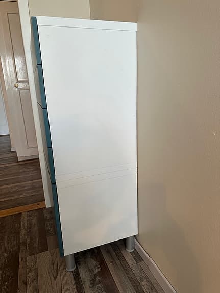 IKEA byrå i fyra delar, vägghylla med lådor blå/vit.