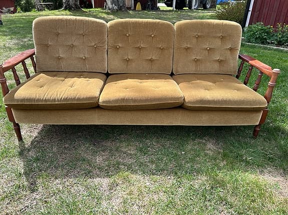 Soffgrupp soffa + 2 fåtöljer