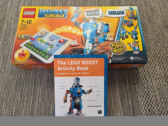 LEGO Boost robot set 17101 med aktivitetsbok FRI FRAKT