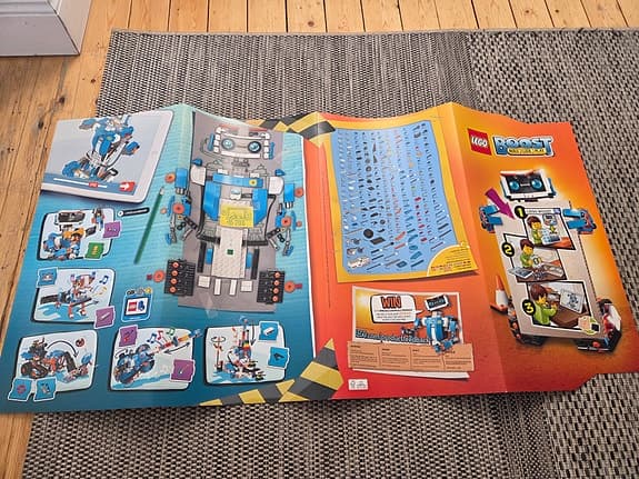LEGO Boost robot set 17101 med aktivitetsbok FRI FRAKT