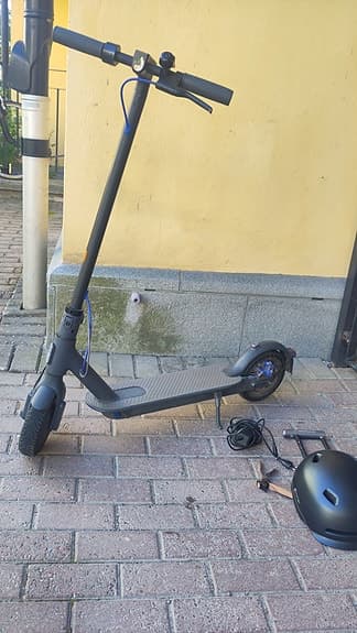 Xiaomi Mi Scooter 3 Elsparkcykel med tillbehör