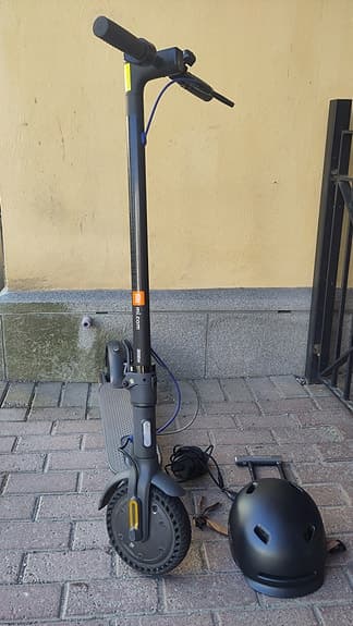 Xiaomi Mi Scooter 3 Elsparkcykel med tillbehör
