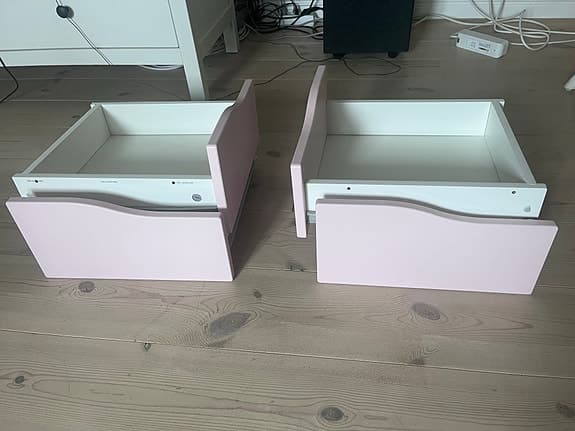 2x IKEA KALLAX insats med 2 lådor. Rosa vågformad front (utgången färg)