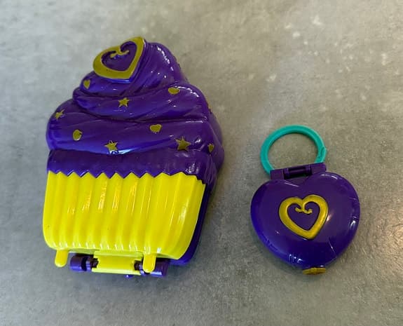 2 x Polly Pocket lekset - cupcake-hus och hjärtformad ask