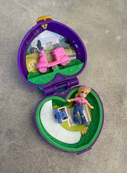 2 x Polly Pocket lekset - cupcake-hus och hjärtformad ask