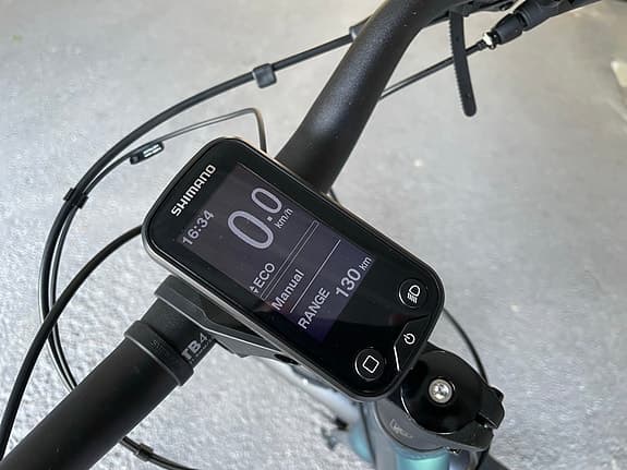 Kronan Modig elcykel i en underbar grön färg
