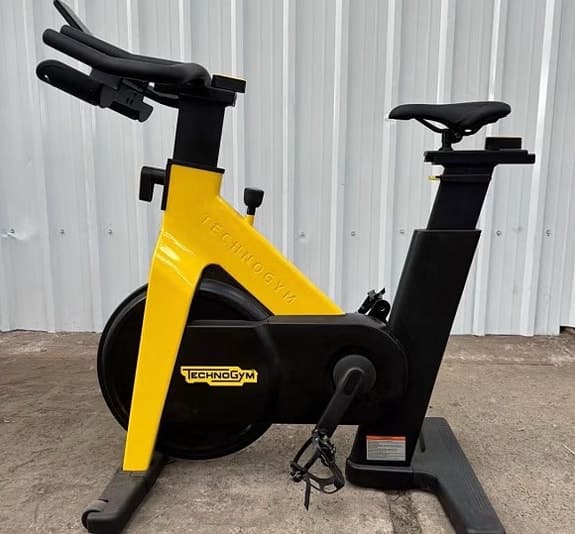 Technogym/ Spinning / Proffs / Display /