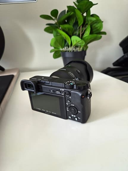 Sony A6400 + Tamron 18-300mm objektiv
