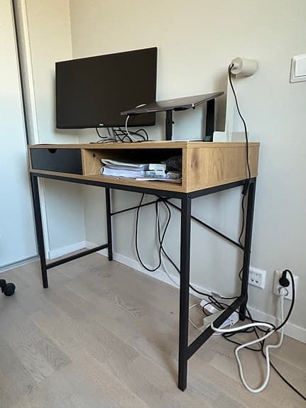 Jysk- New study table for Sale