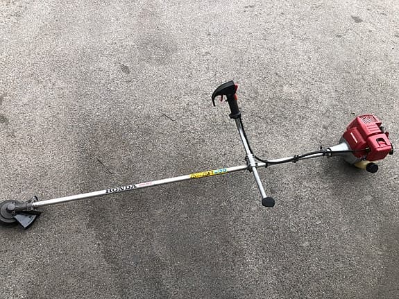 Honda UMK422 Röjsåg/Trimmer – stark 4-taktare i bra skick