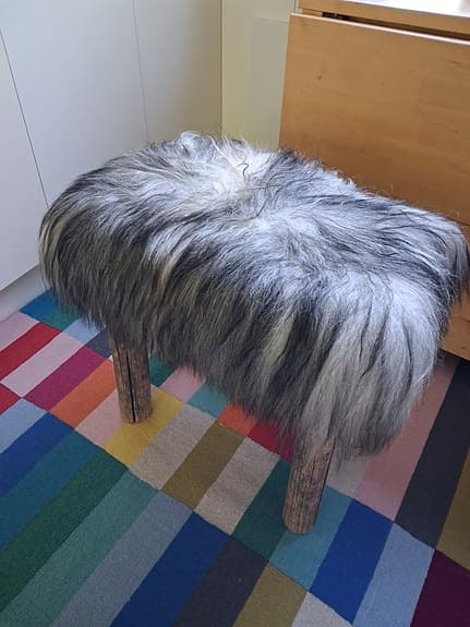 Unik pall med äkta fårskinn