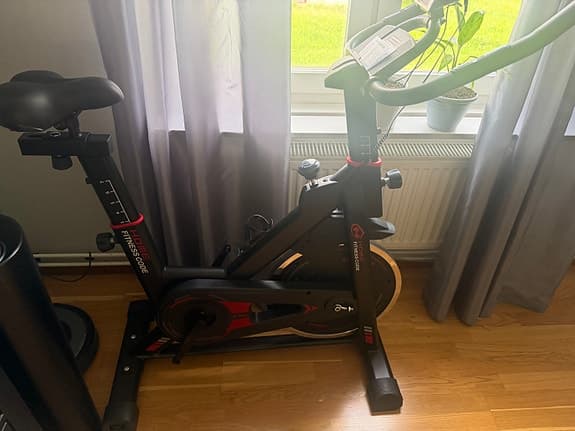 Oanvänd motionscykel