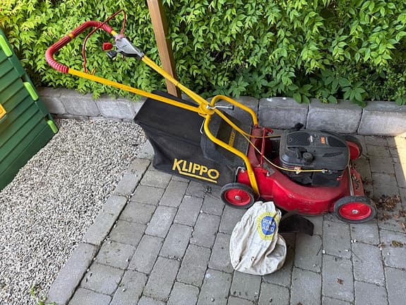 Klippo Cobra S med drivning och uppsamlare