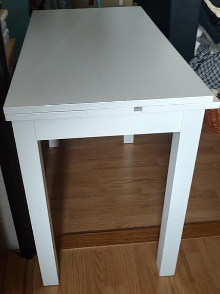 Vitt matbord/skrivbord med två klaffar
