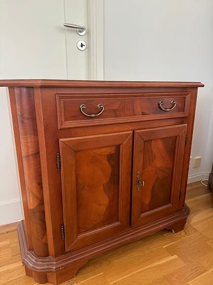 Byrå, Sideboard, Lövträ sent 1900-tal, spegel med fanerad ram