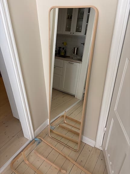 Spegel IKORNNES