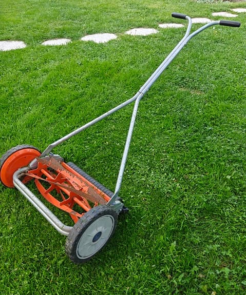 Handjagare gräsklippare orange cylinderklippare
