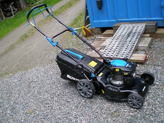 Biltema gräsklippare bensin svart/blå