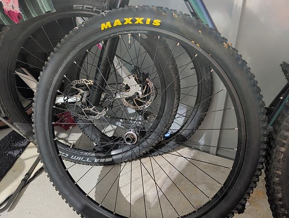 Framhjul 29" maxxis forecaster nyskick