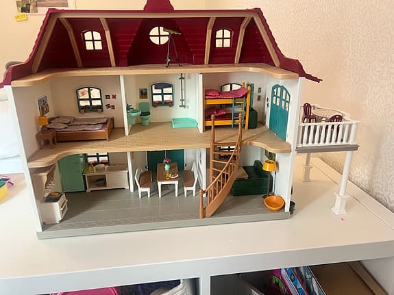 Schleich stort dockhus / lekhus