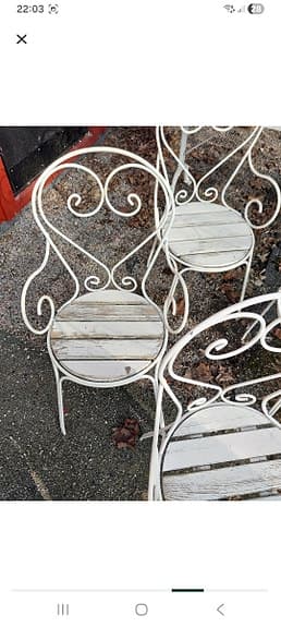 Byarums Vita trädgårdsstolar i metall och trä
