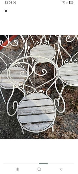 Byarums Vita trädgårdsstolar i metall och trä