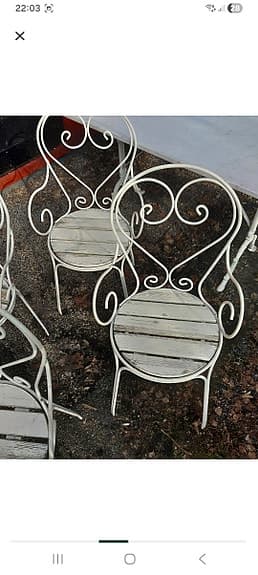 Byarums Vita trädgårdsstolar i metall och trä