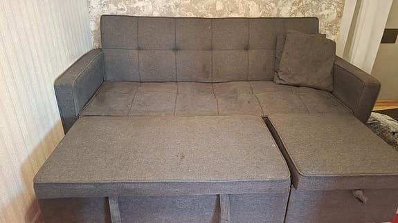 Multisoffa / Bäddsoffa i mörkgrått tyg – perfekt för gästrummet