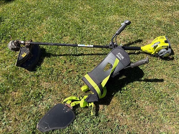 Ryobi bensindriven grästrimmer inkl. sele