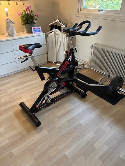 FTR spinningcykel svart/röd