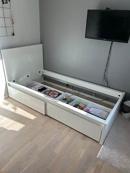 Malm sängstomme för resårbotten 90cm