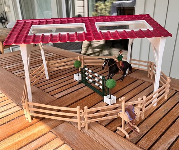 Schleich hästgård med ridhus och ryttare