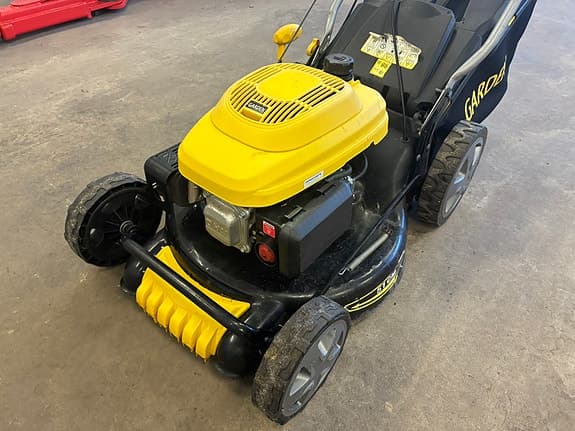 Garden gräsklippare med uppsamlare