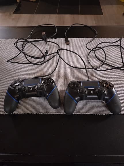 Spelkontroller med USB-kabel till Playstation/PC