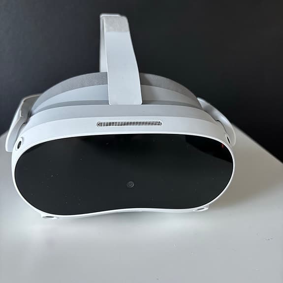 Pico 4 VR-headset vitt
