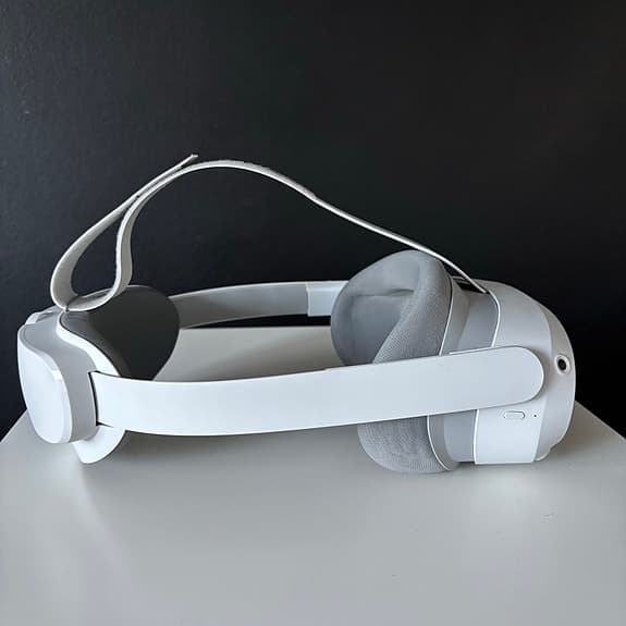 Pico 4 VR-headset vitt