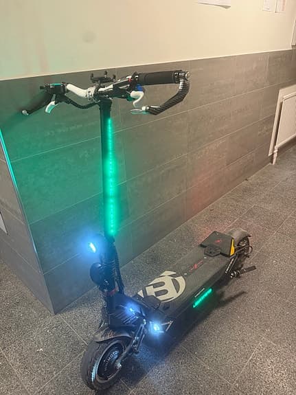 Elsparkcykel med LED-belysning svart Dualtron Bluetran Lightning ⚡️ 72V