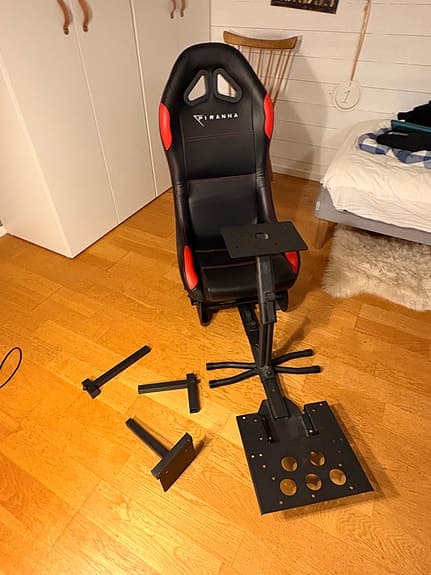 Tracer racingsäte / gamingstol med stativ för ratt och pedaler