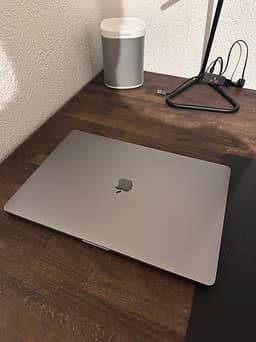 2019 Apple MacBook Pro 16" 2,6 GHz 6-kärnig Intel Core i7 Touch Bar.