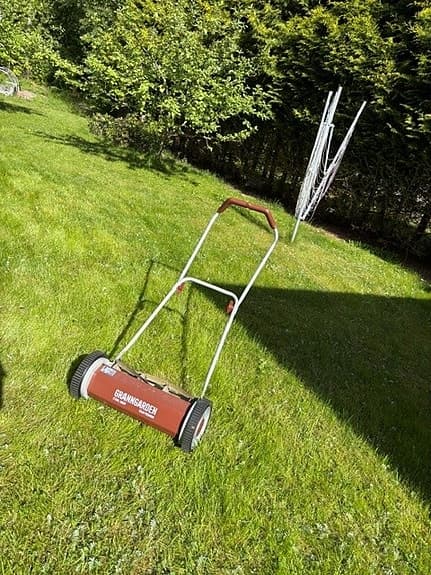 Handdriven cylindergräsklippare – Granngården (köpt 2025)