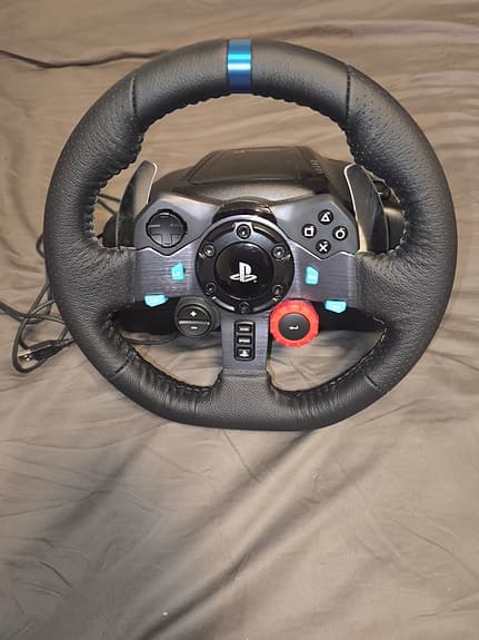 Logitech G29 Driving Force med pedaler – som ny (PS4/PS3/PC)