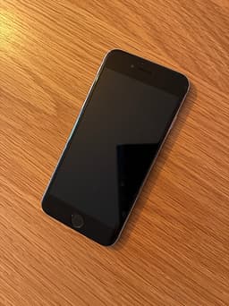 Säljer en iPhone 6 (16 GB) 100% batterihälsa