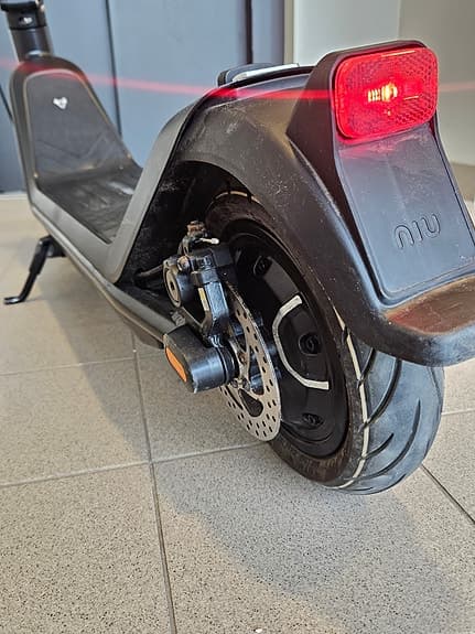 Niu Elsparkcykel – Lång räckvidd