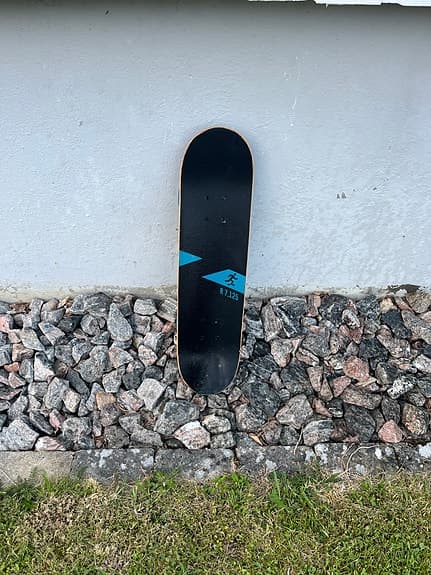 Skateboard