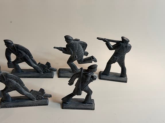 Vintage Sovjetiska Soldater Sjömän USSR Leningrad Plastfigurer 11 st