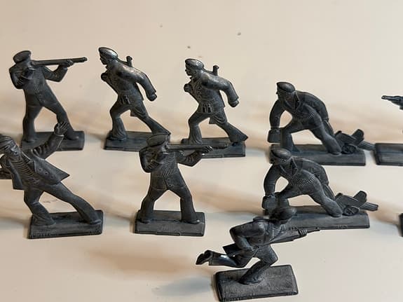 Vintage Sovjetiska Soldater Sjömän USSR Leningrad Plastfigurer 11 st